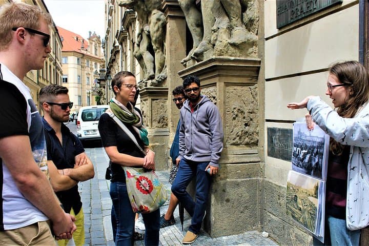 Prague Oldtown and Medieval Underground and Dungeon Historical Tour
