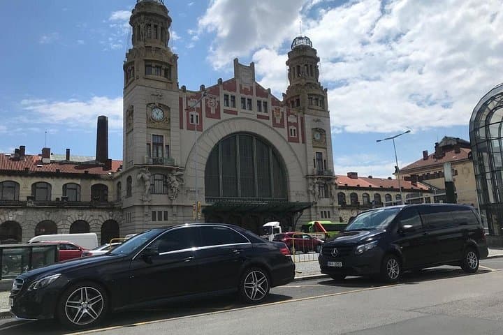 Private Prague Airport Arrival Transfer