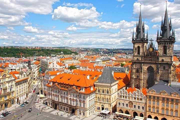 Private Transfer from Prague Hotel to Prague Airport