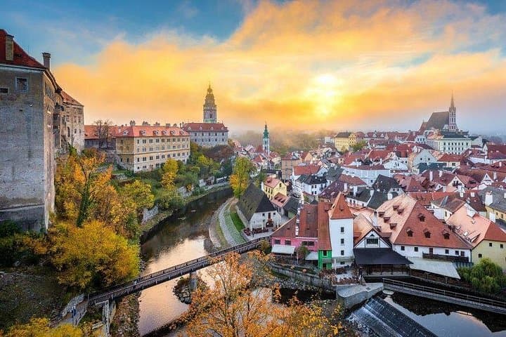 Prague to Cesky Krumlov Private 1-Way Car Transfer