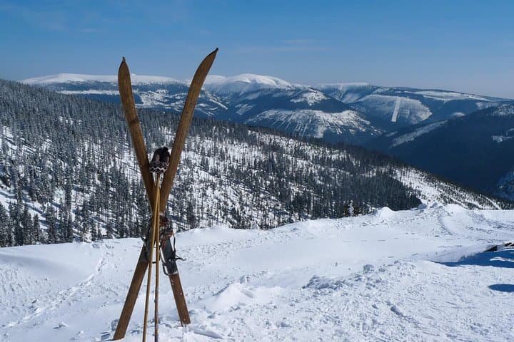 Cross-Country Skiing Guided Tour From Prague