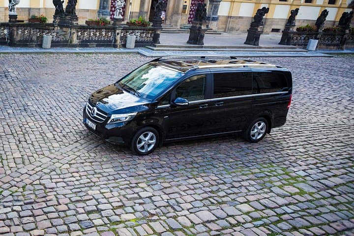 Private transfer from Prague to Vienna via Cesky Krumlov