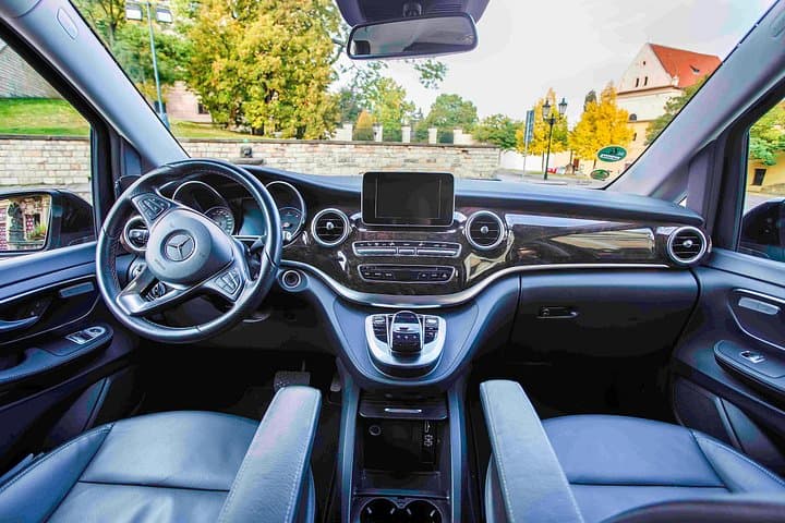 Private transfer from Prague to Vienna via Cesky Krumlov