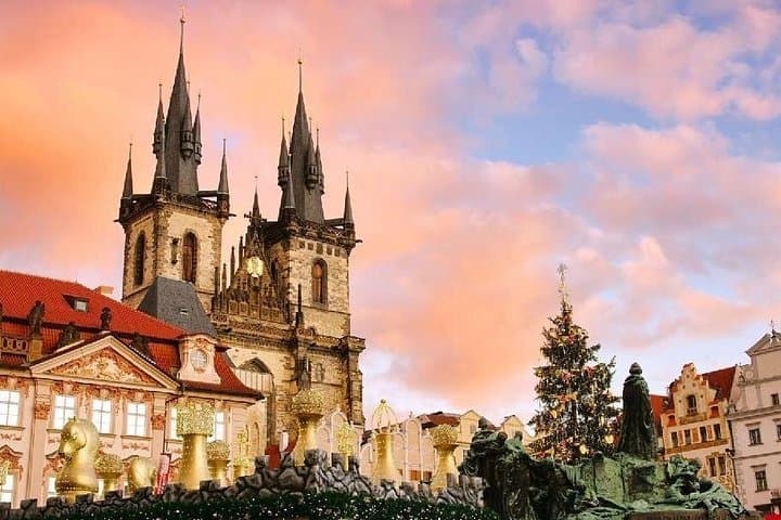 Discover the Best of Prague: Private Tour incl Best beer tasting