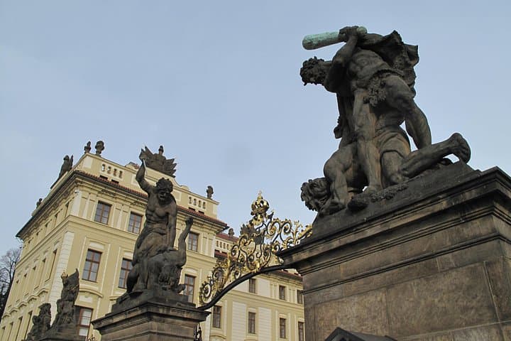 Giants´ gate