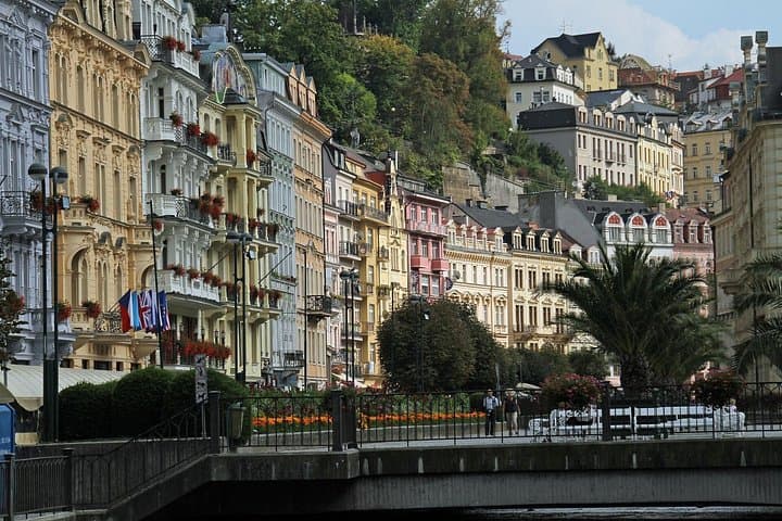 Karlovy Vary day trip from Prague with lunch