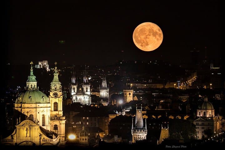 VIP Discover Prague: 3 hours Private Tour with car + holly beer