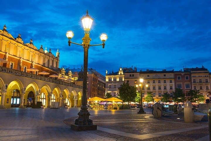 1-way Prague to Cracow - private transfer - up to 7 passengers