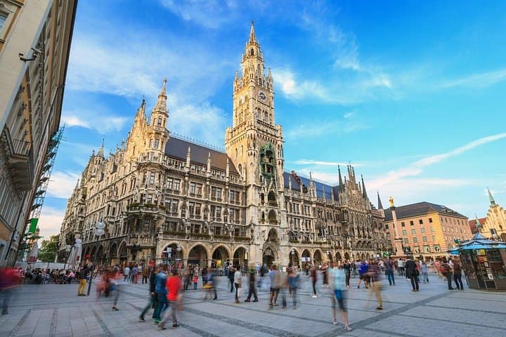 1-way Prague to Munich - private transfer - up to 7 passengers