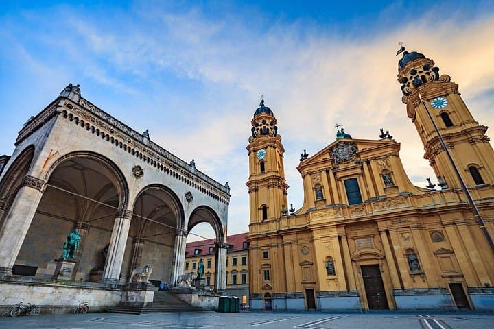 1-way Prague to Munich - private transfer - up to 7 passengers