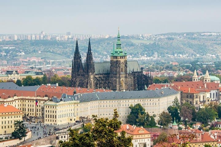 Prague Castle: Private fairytale walking tour