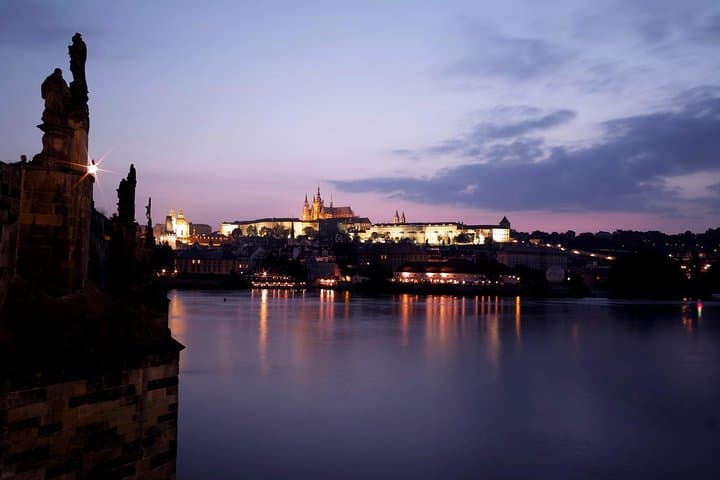 Prague Castle: Private fairytale walking tour