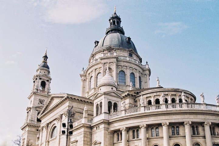 Prague to Budapest Private Transfer with Optional Wine Tasting