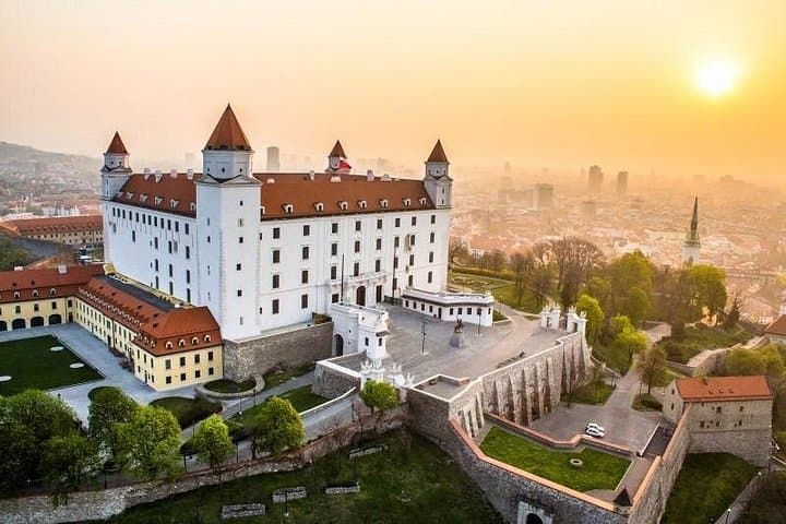 Budapest to Prague Private Transfer with Bratislava Stop