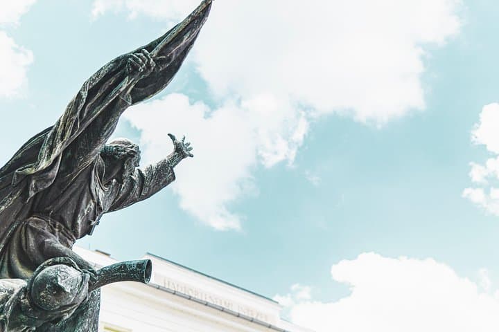Budapest to Prague Private Transfer with Bratislava Stop