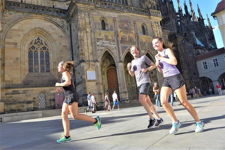Guided Sightseeing Running Tour in Prague (9-12K)