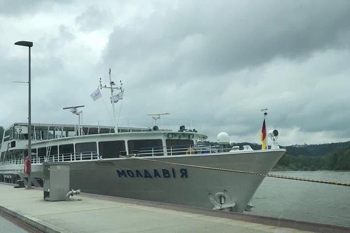 Large group Private Transfer from Vilshofen to Prague or Prague to Vilshofen