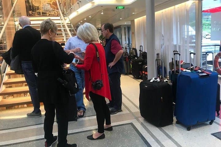 Large group Private Transfer from Vilshofen to Prague or Prague to Vilshofen