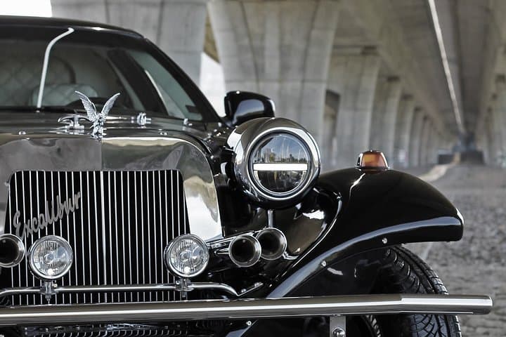 1 hour ride in a lincoln limousine