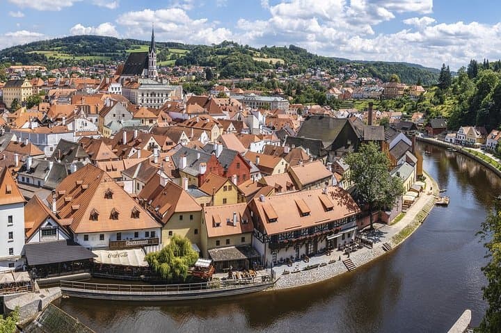 Prague to Cesky Krumlov - Private Transfer with 2 hours of Sightseeing