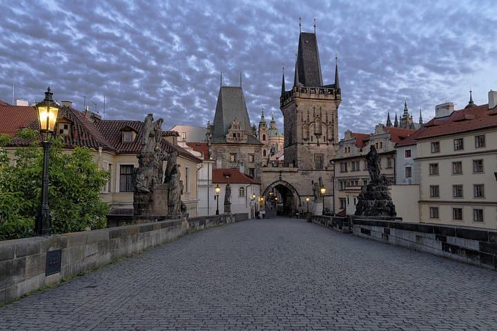 The romantic side of Prague (Fall in love again) - Private tour with a local