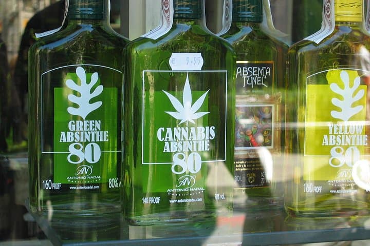 Private tour of Absinthe Tasting at best locations in Prague with a local