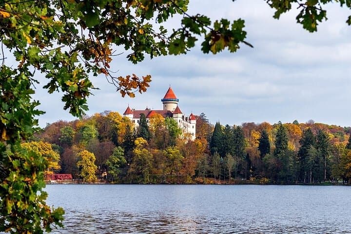 Konopiste with a lake