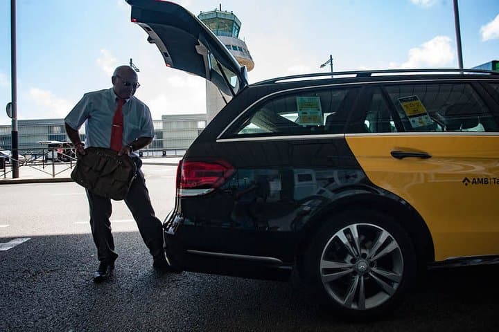 Private Transfer from Pardubice city to Wroclaw (WRO) Airport