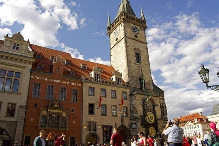 An Epic Scavenger Hunt: Towers, Writers & Rivers