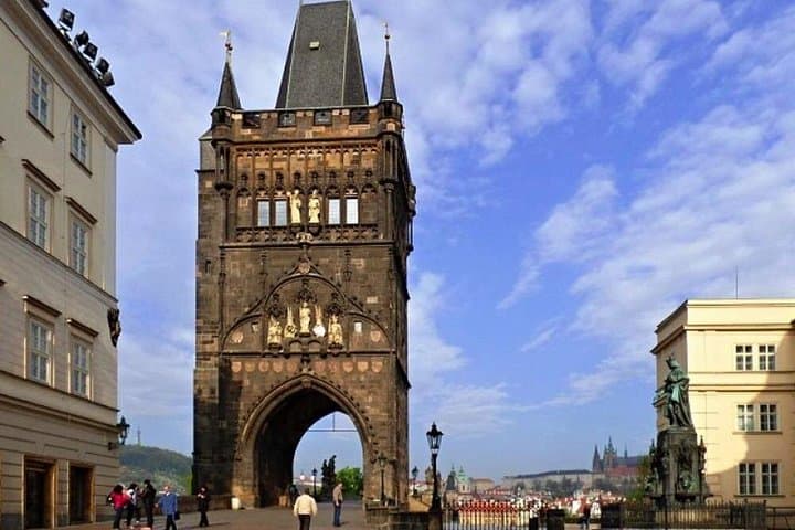An Epic Scavenger Hunt: Towers, Writers & Rivers