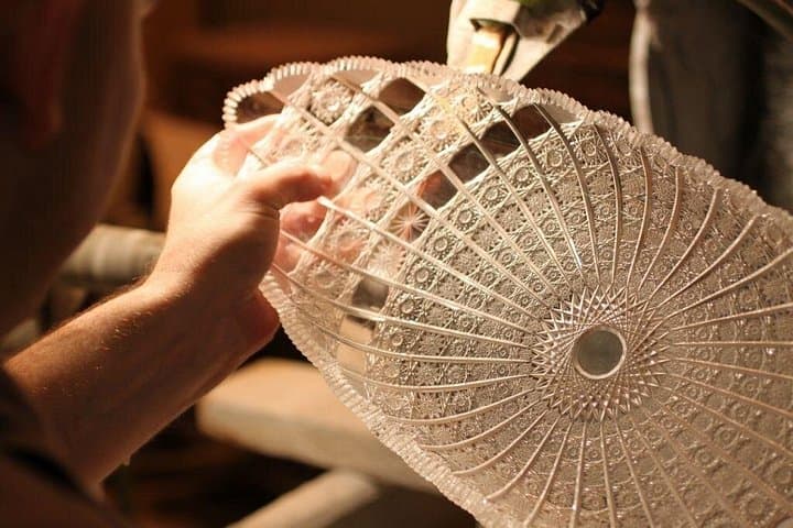 Crystal cutting