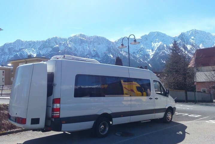 Private one way transfer from Cesky Krumlov to Salzburg