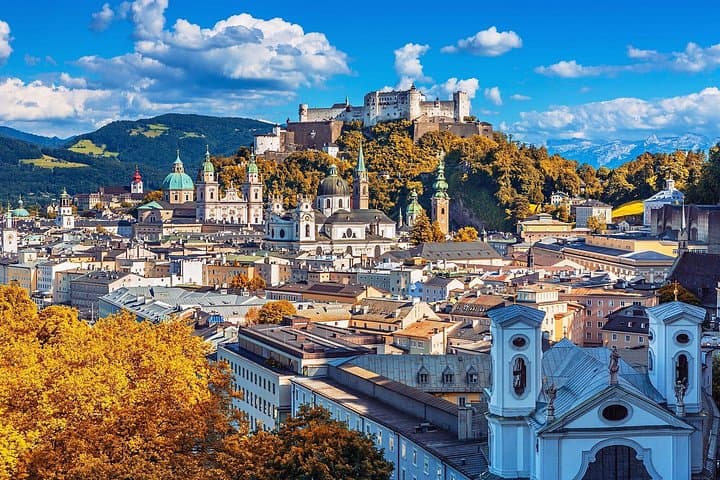 Daily Door to door Shared Shuttle bus from Cesky Krumlov to Salzburg