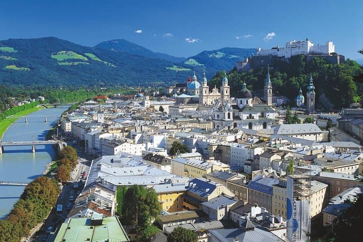 Daily Door to door Shared Shuttle bus from Cesky Krumlov to Salzburg