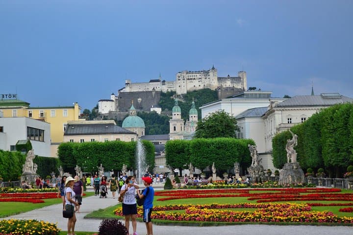 Private one way transfer from Cesky Krumlov to Salzburg