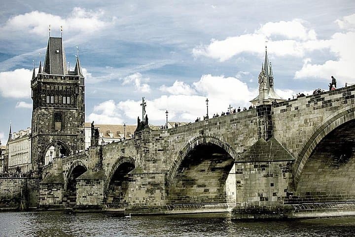 Prague Highlights Private Walking Tour: Castle & Hotel Pickup