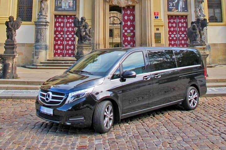 Mercedes-Benz V-class (3-6 passengers)