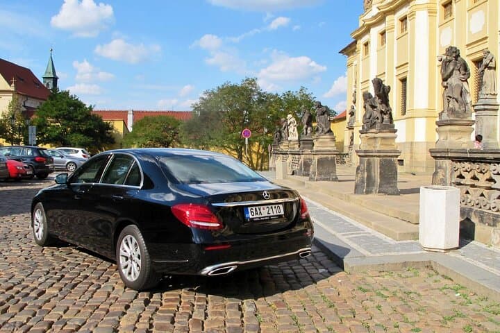 Private transfer: Prague to Vienna