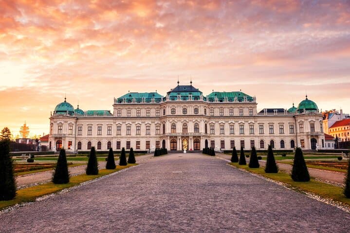 Full-Day Private Trip from Prague to Vienna