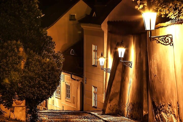 Prague Photoshoot for Couples, Betrothed, Family & Friends