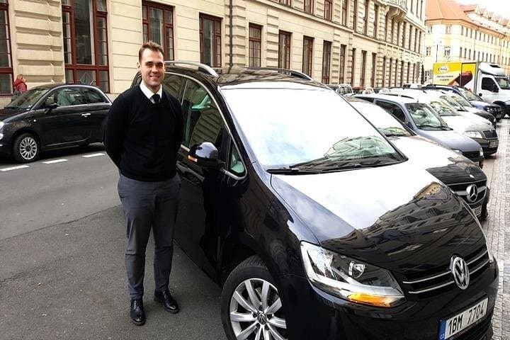 Private Transfer Prague to Passau or Passau to Prague with stop in Cesky Krumlov