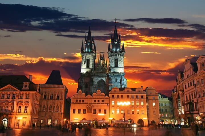 Evening View Walk in Prague