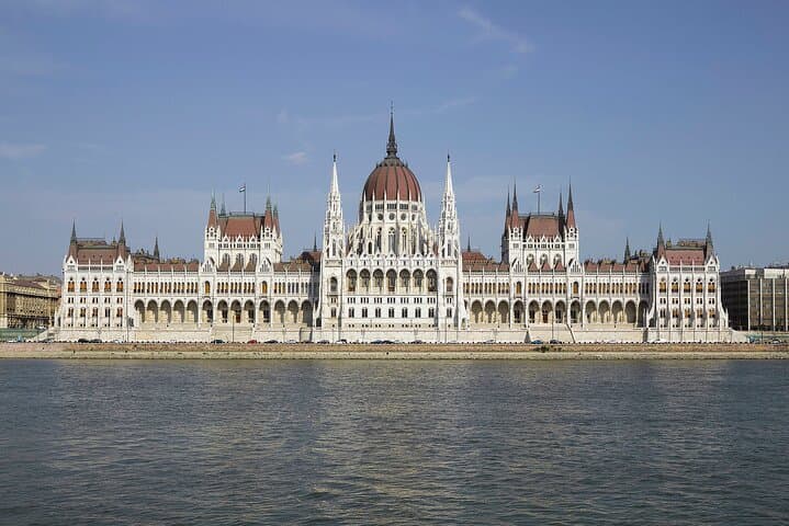 Private Transfer from Prague to Budapest