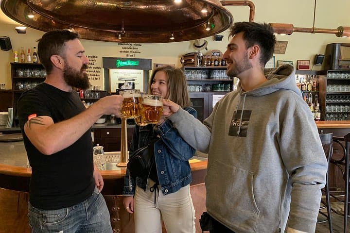 Prague Historic Pub Tour with Drinks Included