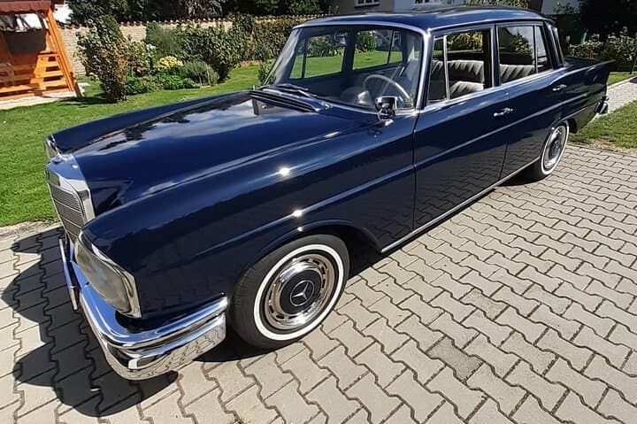 Retro Mercedes Prague Tour