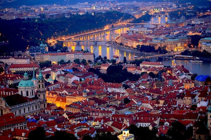 Private Transfer from Prague to Salzburg with local English-speaking driver