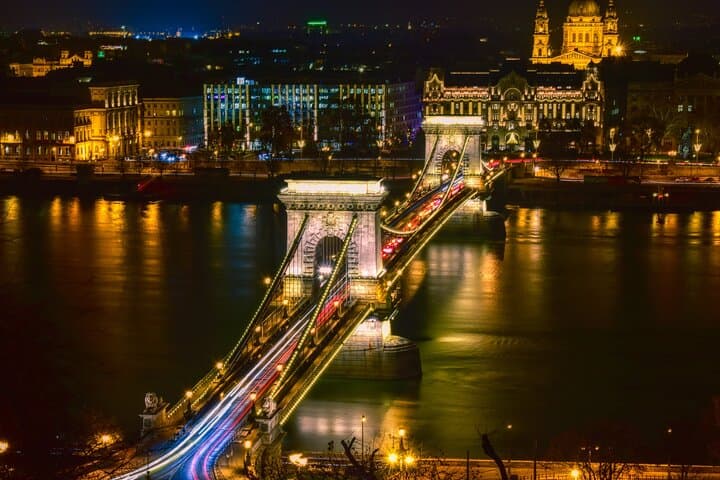 Prague to Budapest Private Car Transfer with Sightseeing Stop