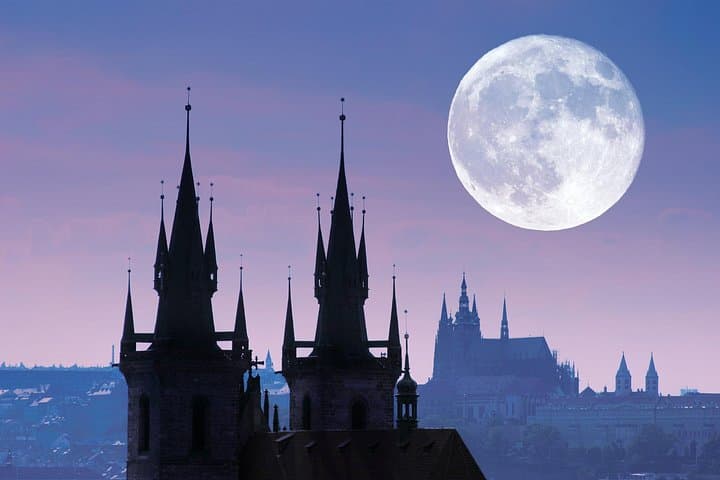 Private Ghosts and Legends Walking Tour in Prague