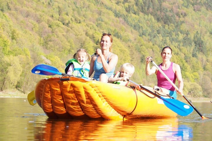 Rafting on the Elbe river is easy and save