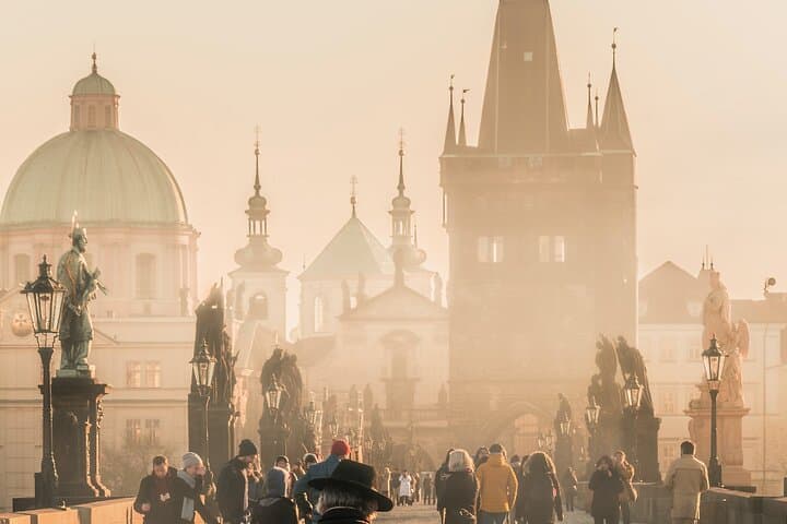 VIP Tour: Professional photos - You and Prague Best Monuments